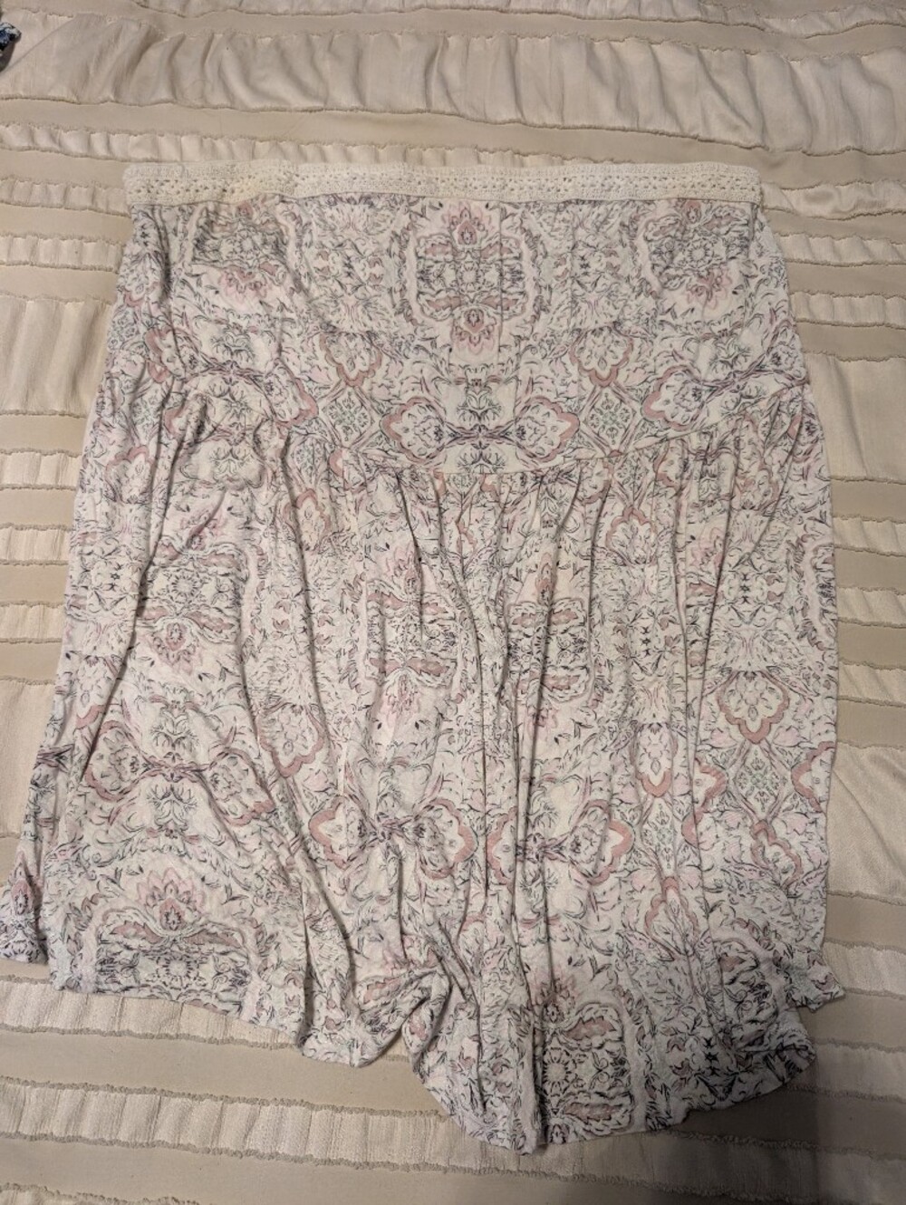torrid Lace-Trim Printed Tank Top in Soft Pink and White Strapless